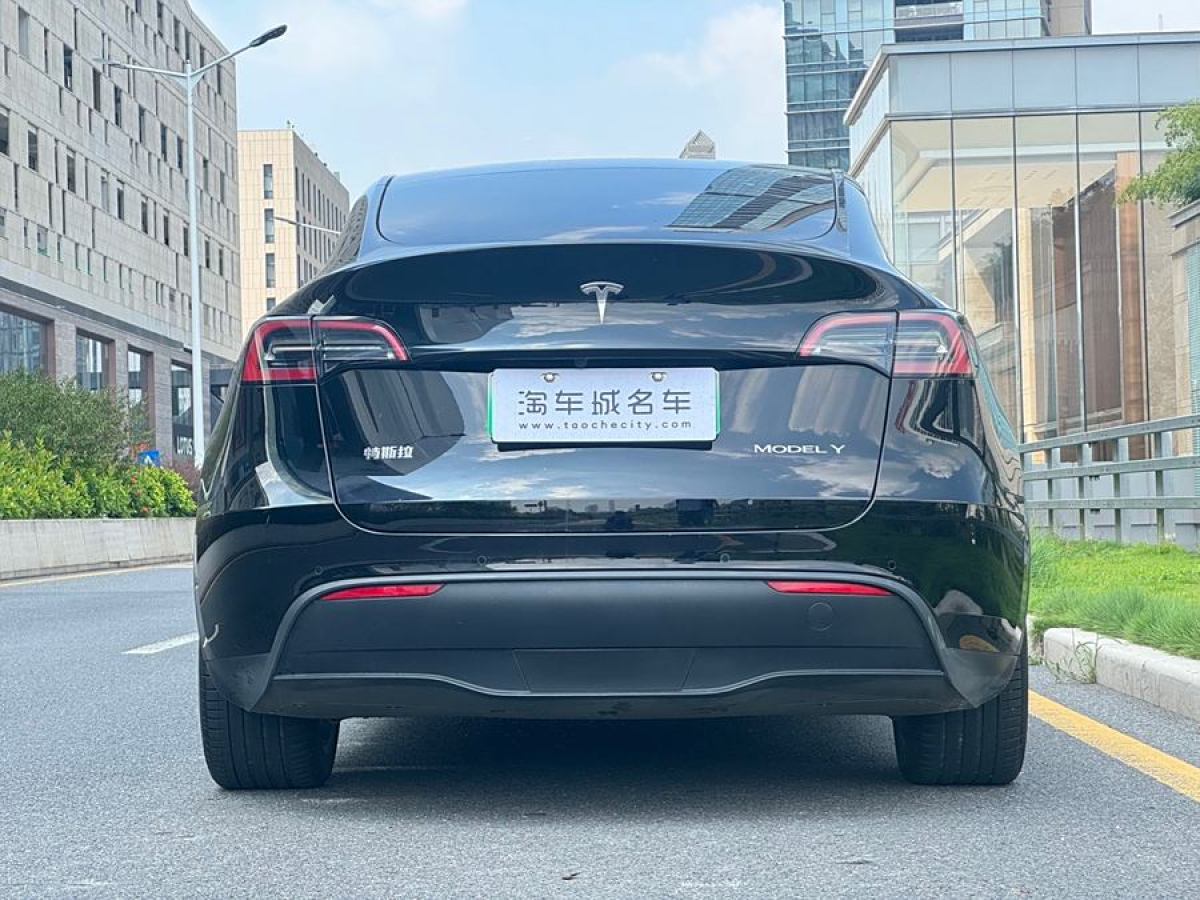 特斯拉 Model 3  2022款 改款 長(zhǎng)續(xù)航全輪驅(qū)動(dòng)版圖片