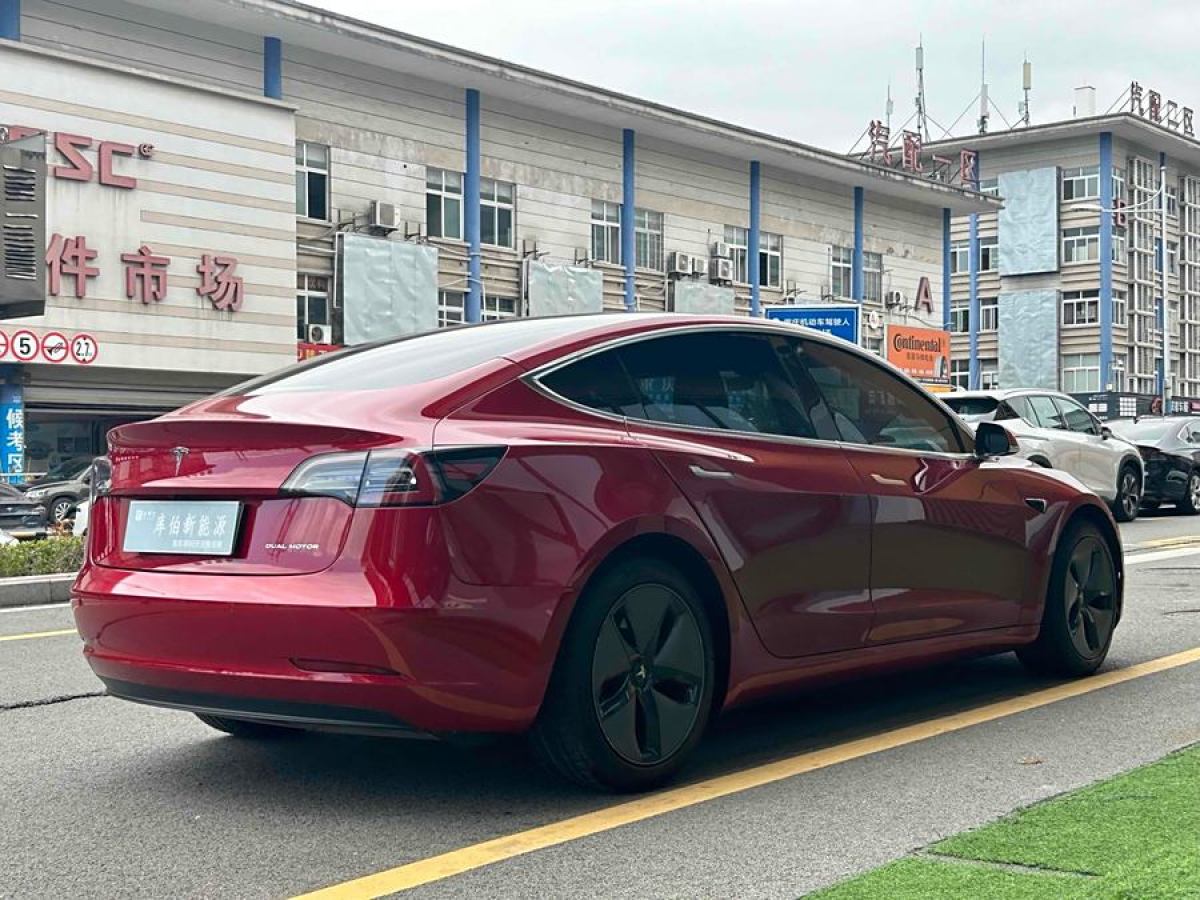 特斯拉 Model 3  2019款 長(zhǎng)續(xù)航全輪驅(qū)動(dòng)版圖片