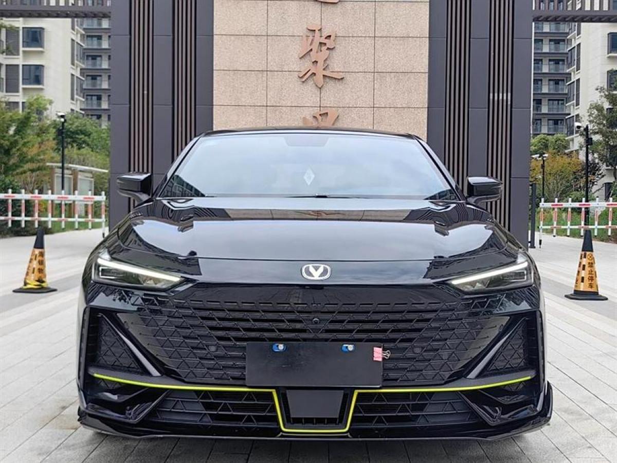 長安 長安UNI-V  2023款 1.5T 尊享型圖片