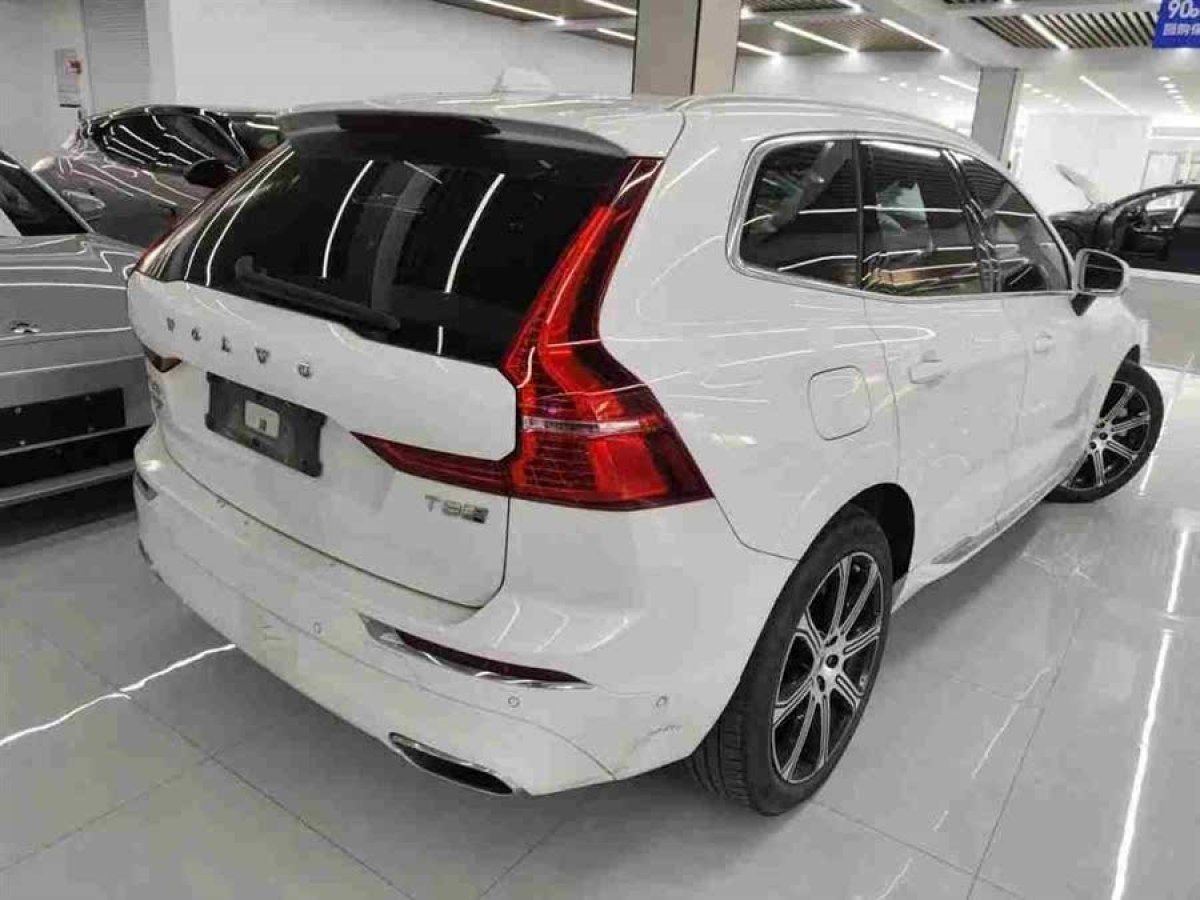 沃爾沃 XC60新能源  2024款 T8 插電混動 長續(xù)航四驅(qū)智雅豪華版圖片