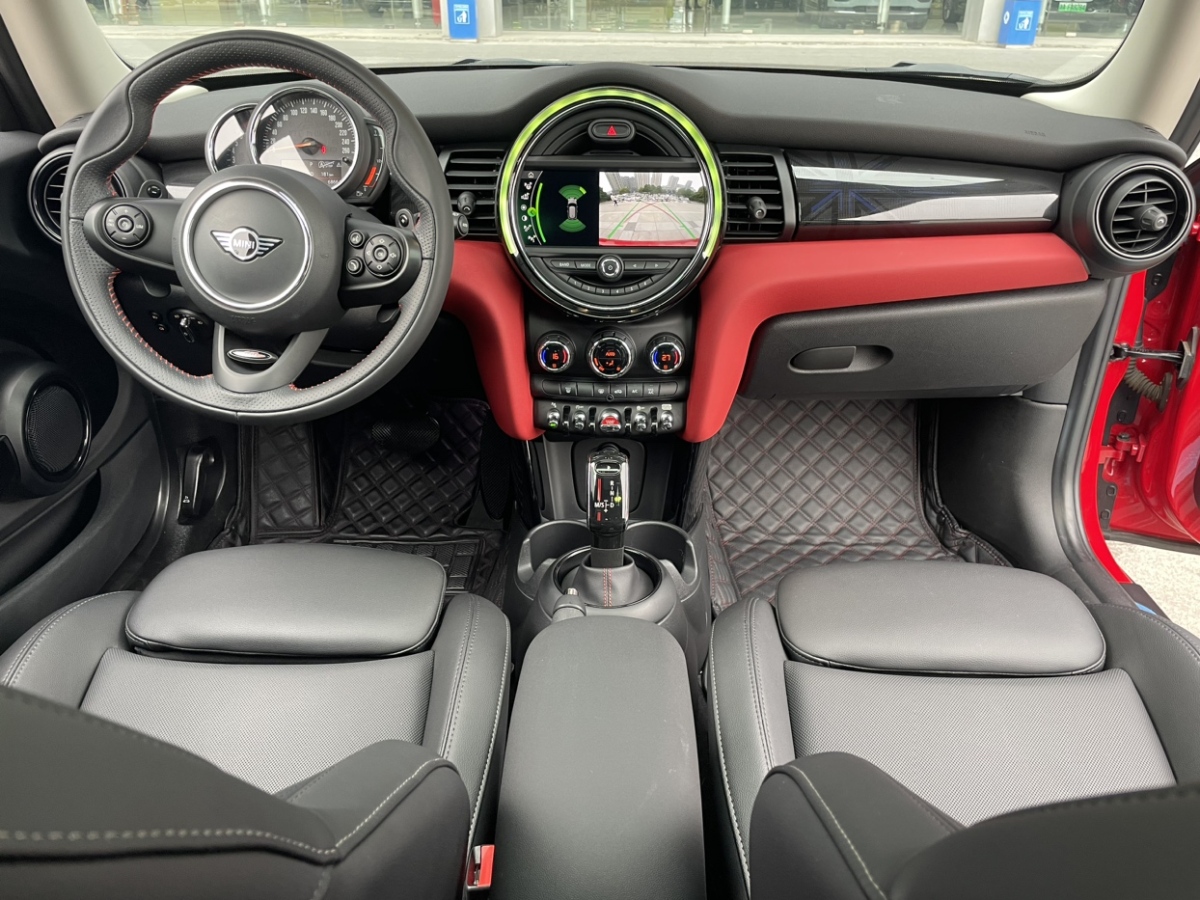 MINI MINI  2020款 2.0T COOPER S 經(jīng)典派 三門絕色版圖片