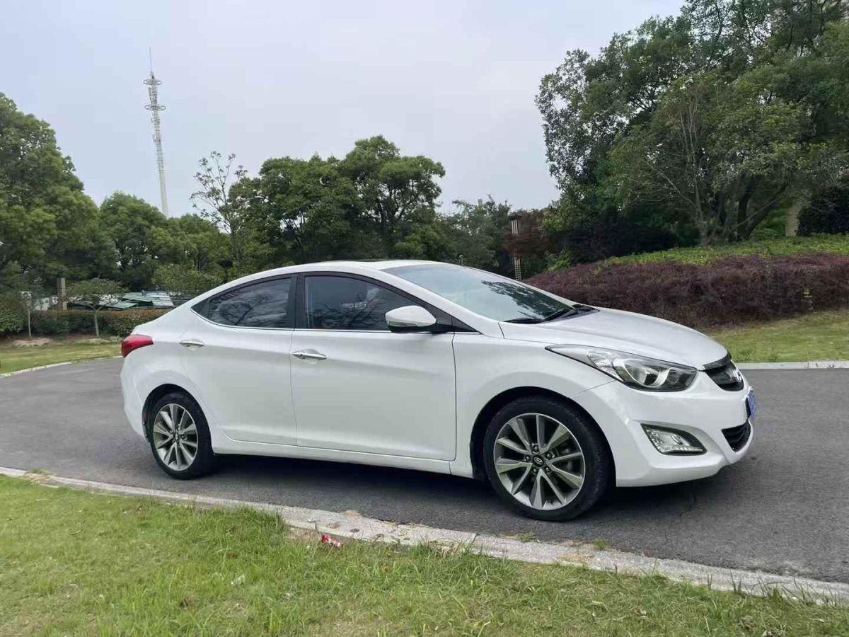 現(xiàn)代 朗動(dòng)  2015款 1.6L 自動(dòng)領(lǐng)先型圖片