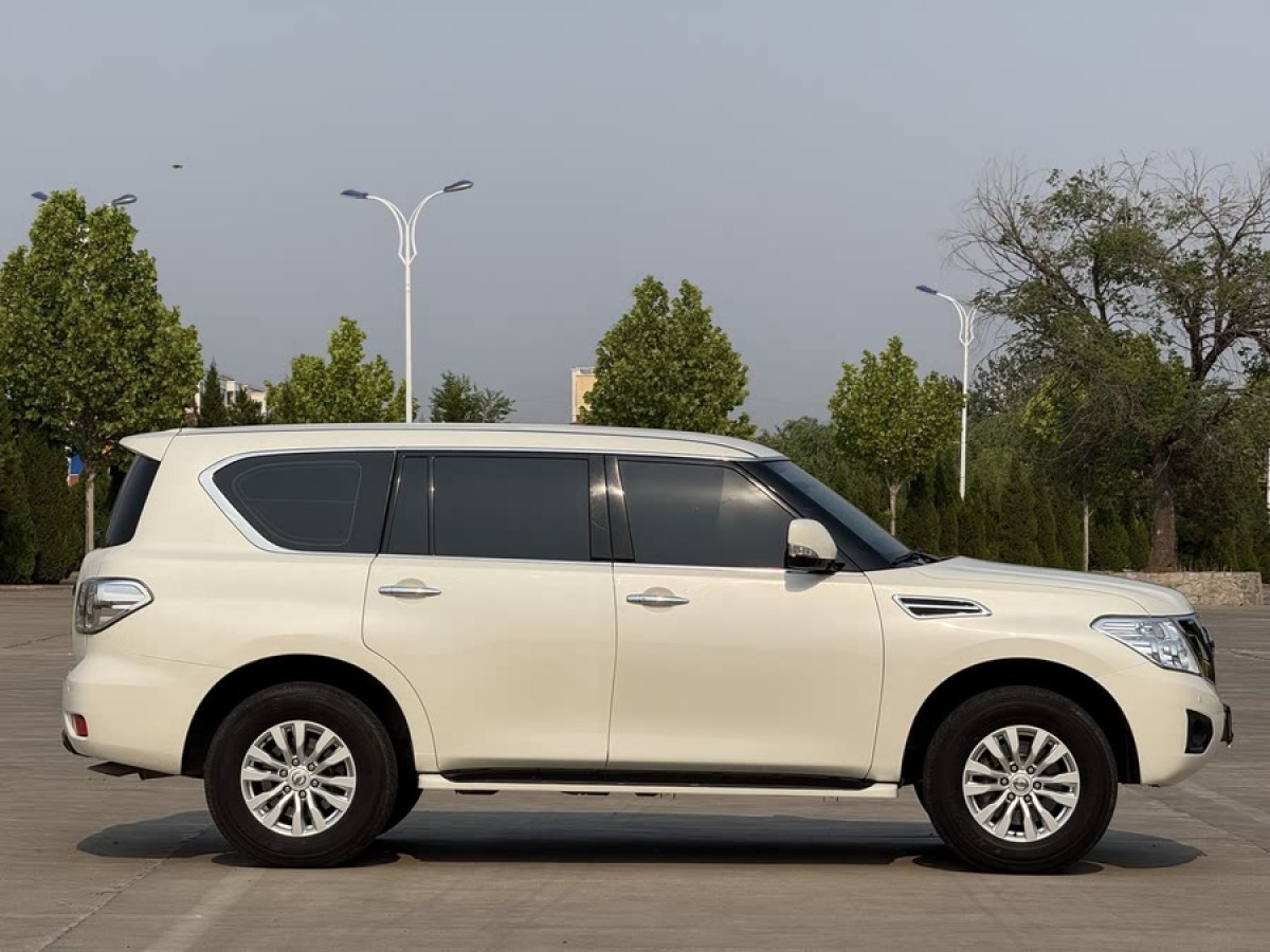 日產(chǎn) 途樂  2018款 4.0L 領(lǐng)英型圖片