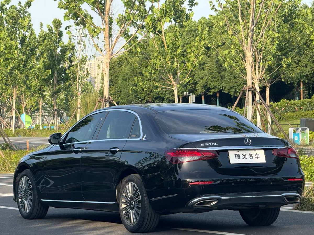奔馳 奔馳E級  2022款 E 300 L 豪華型圖片