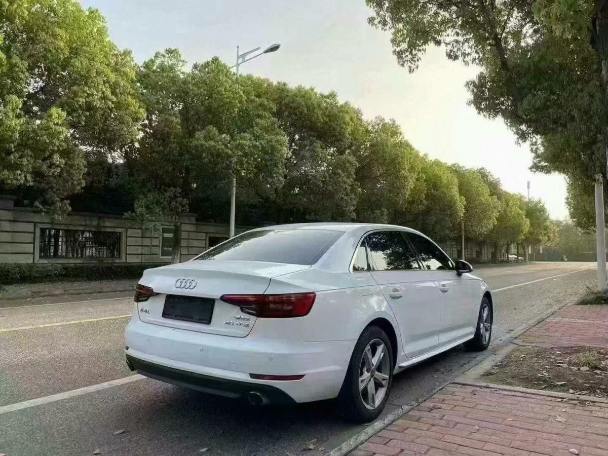 奧迪 奧迪A4L  2017款 A4L 40TFSI 時尚型圖片