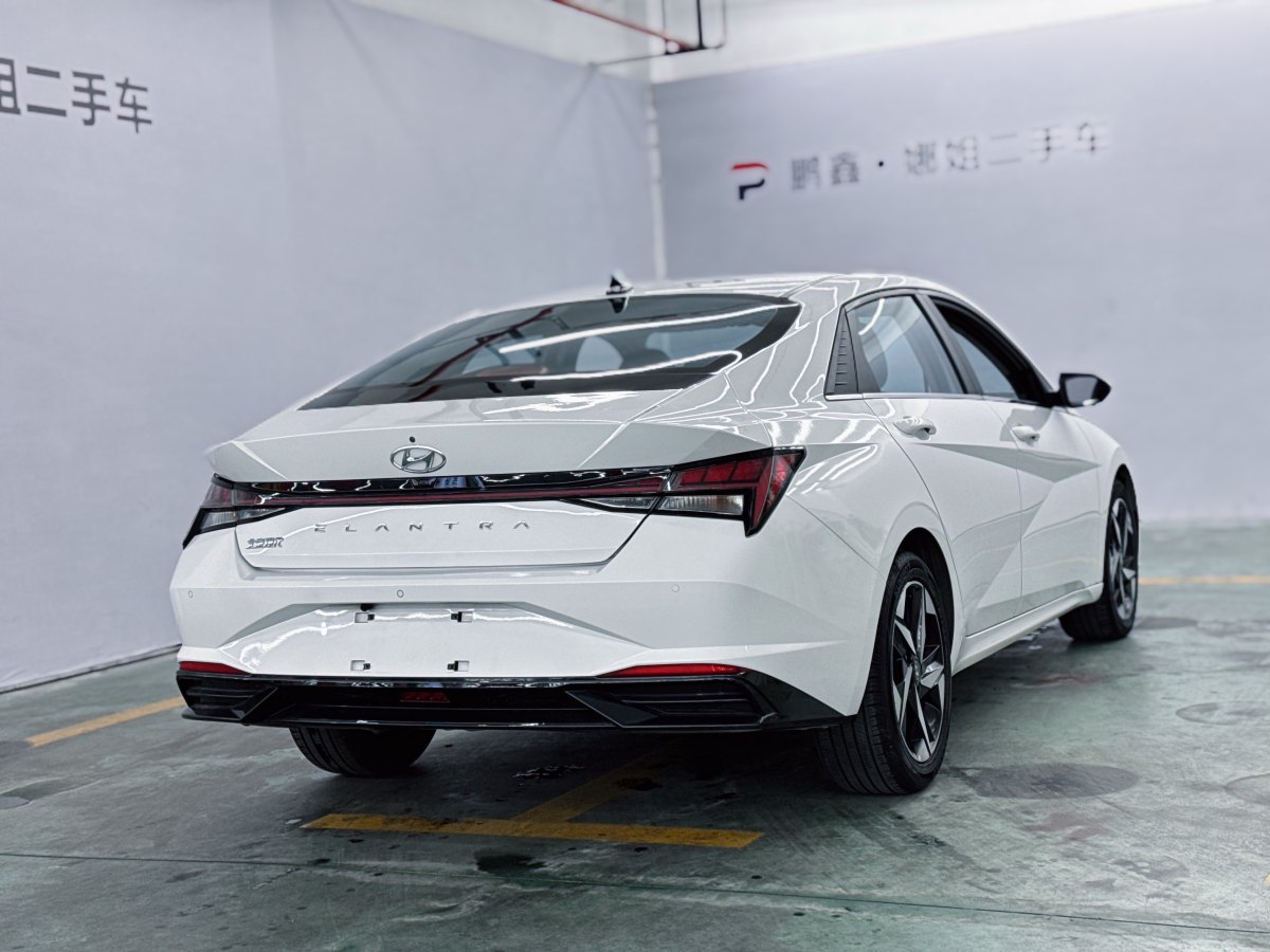 現(xiàn)代 伊蘭特  2021款 1.5L LUX尊貴版圖片