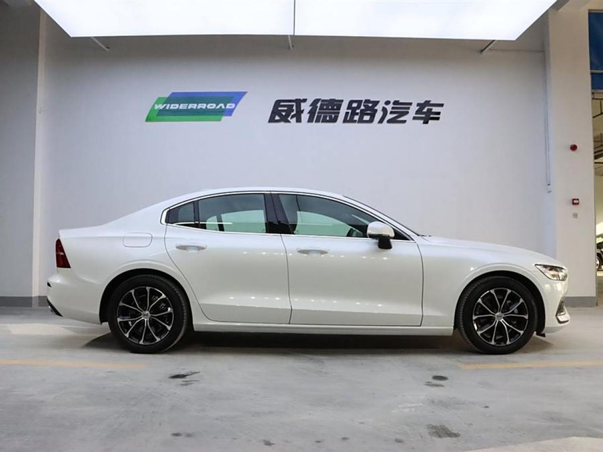 沃爾沃 S60L  2022款 B4 智逸豪華版圖片