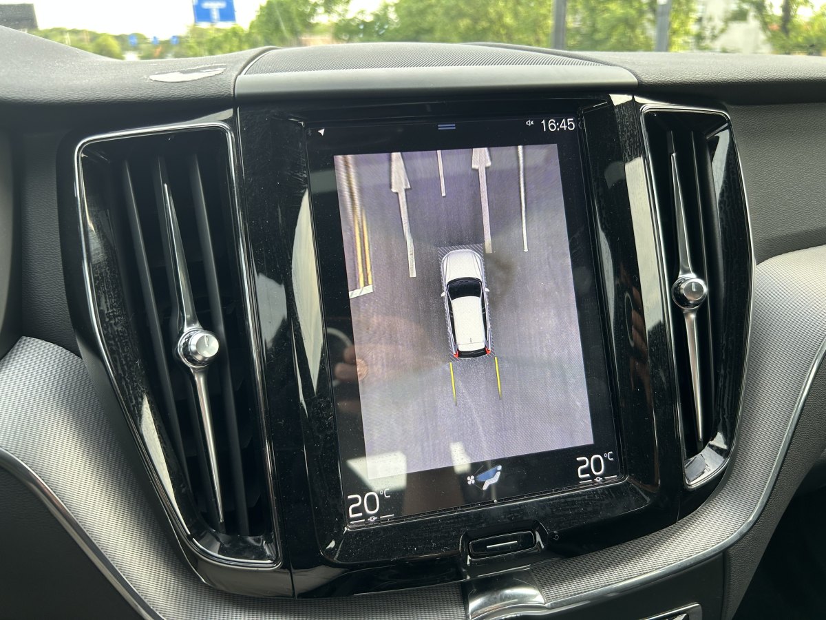 沃爾沃 XC60  2019款 T5 四驅(qū)智遠(yuǎn)運(yùn)動(dòng)版圖片