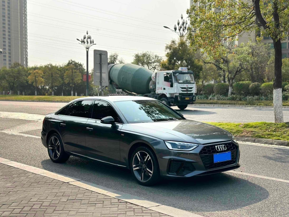 奧迪 奧迪A4L  2022款 40 TFSI 豪華動感型圖片