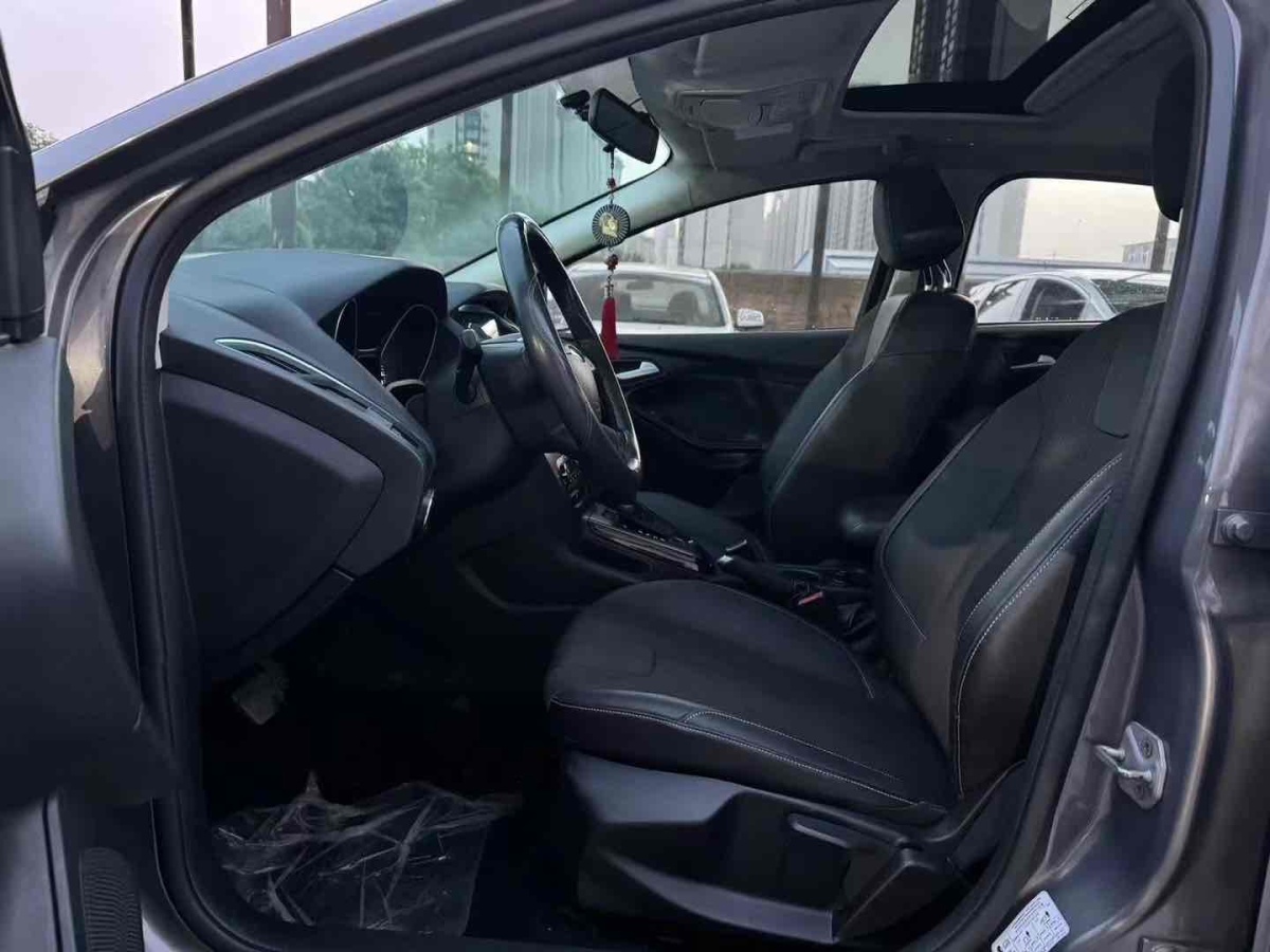 福特 福克斯  2012款 三厢 1.6L 自动风尚型图片
