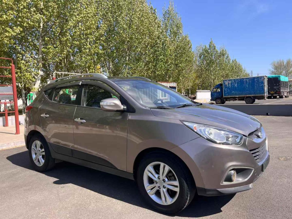 現(xiàn)代 ix35  2012款 2.0 GLS 四驅(qū)尊貴導航版圖片