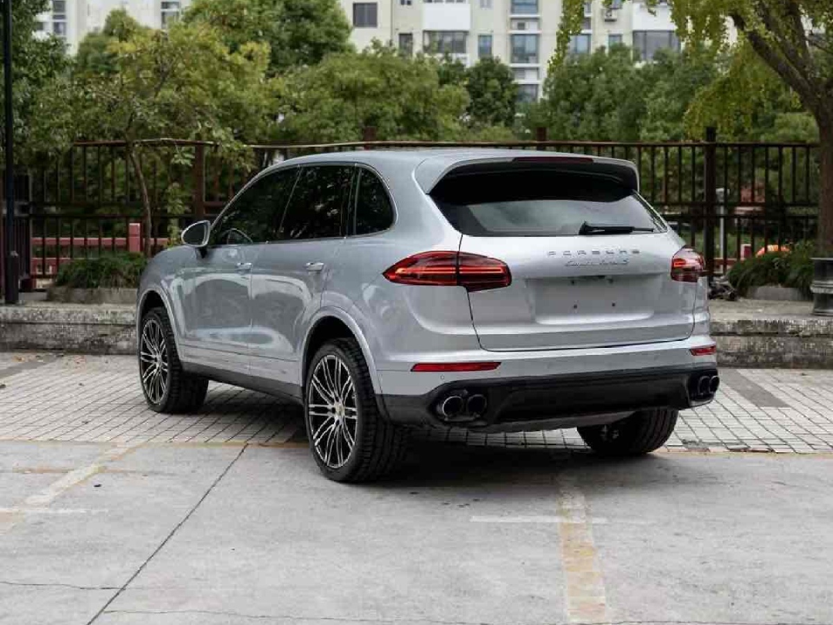 2016年11月保時(shí)捷 Cayenne  2015款 Cayenne Turbo 4.8T