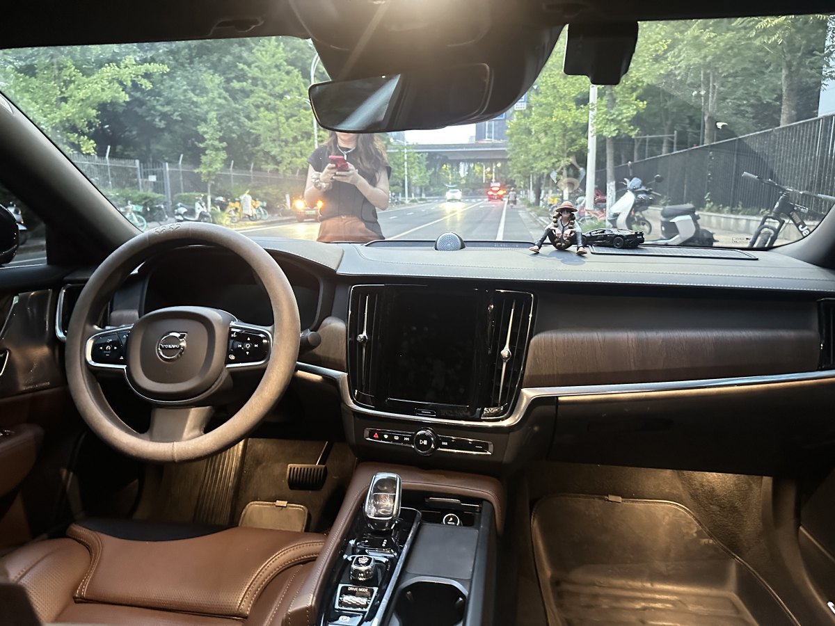 沃爾沃 S90  2025款 B5 智雅豪華版圖片