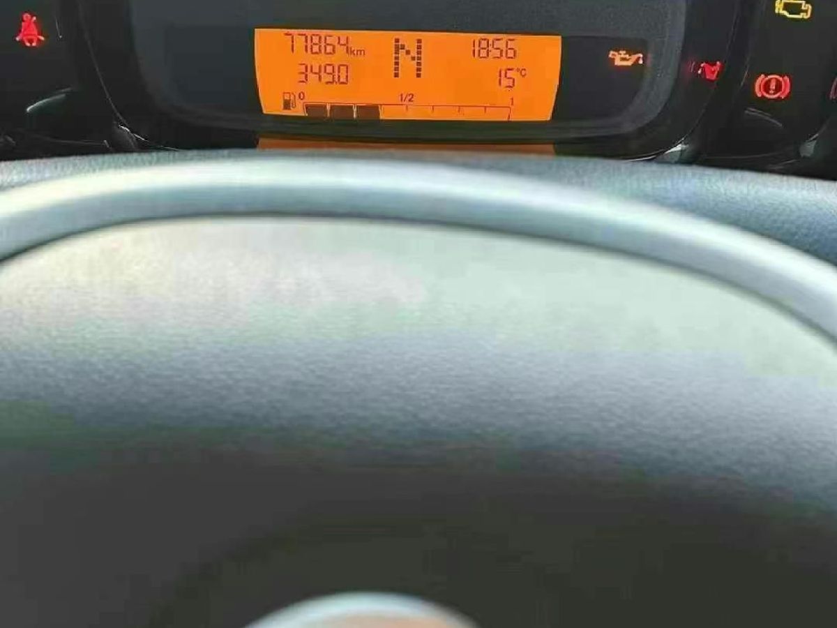 smart fortwo  2014款 1.0T 5檔序列 敞篷BoConcept特別版圖片