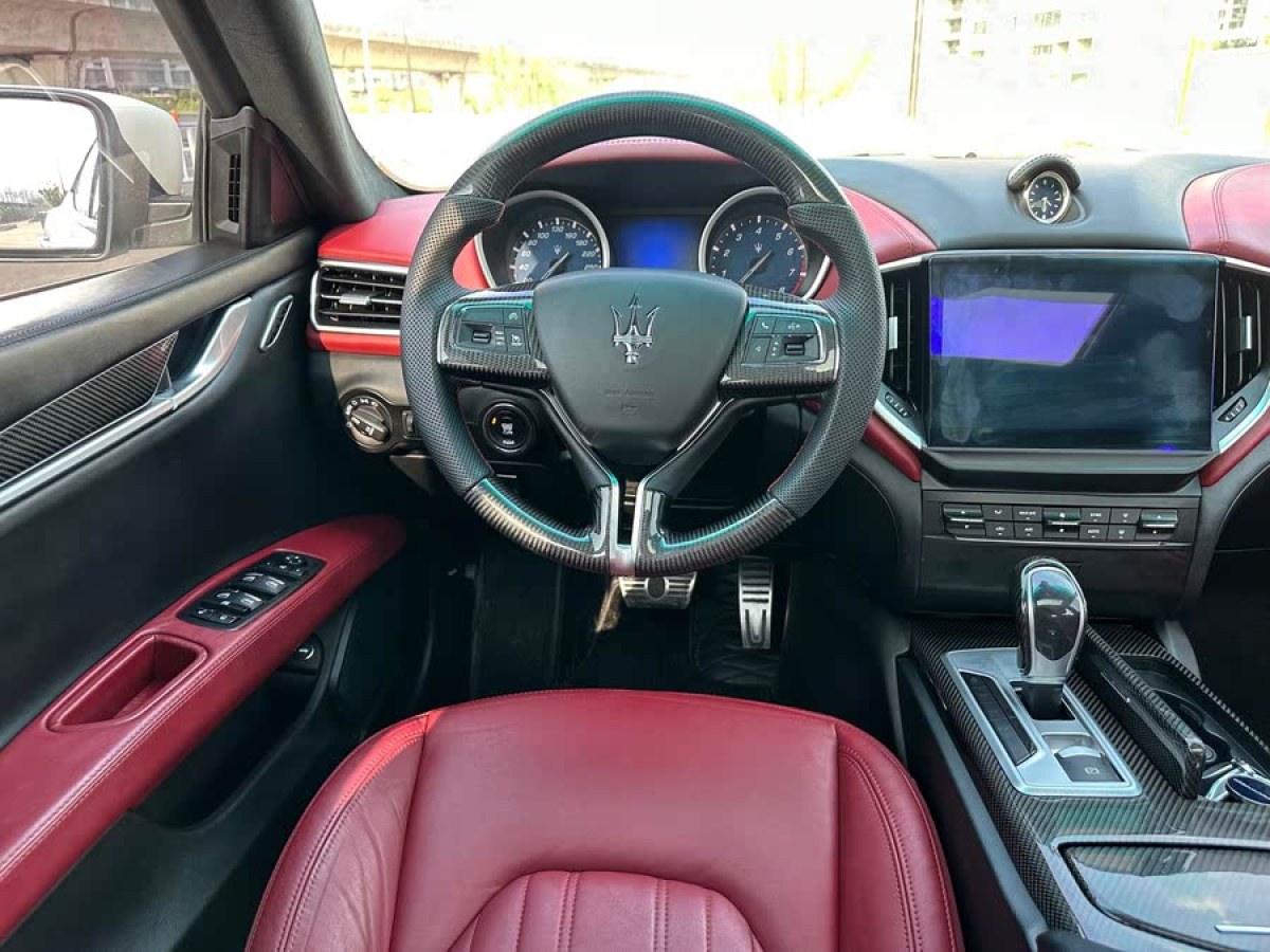 瑪莎拉蒂 Ghibli  2014款 3.0T 標(biāo)準(zhǔn)版圖片