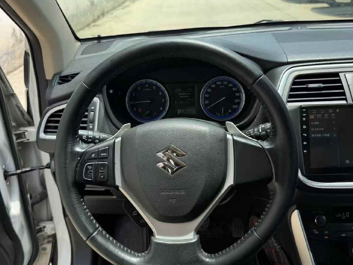 鈴木 鋒馭  2014款 1.6L CVT兩驅(qū)精英型圖片