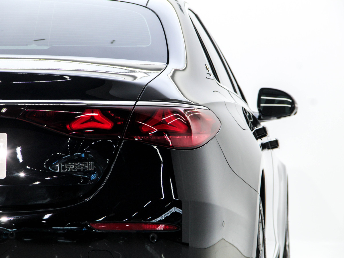 奔馳 奔馳E級(jí)  2024款 E 300 L 時(shí)尚型圖片