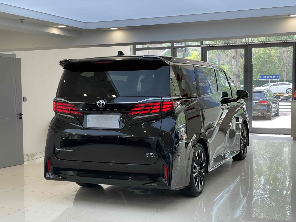 豐田 埃爾法  2024款 雙擎 2.5L 尊貴版圖片