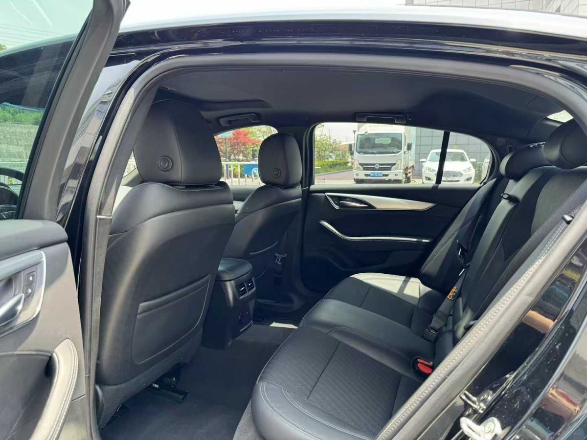 凱迪拉克 XT5  2023款 2.0T 兩驅(qū)風(fēng)尚型圖片