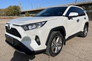 RAV4榮放 豐田 2.0L CVT四驅(qū)風(fēng)尚版