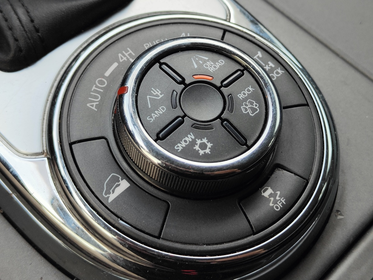 日產(chǎn) 途樂  2018款 4.0L 鉑金型圖片