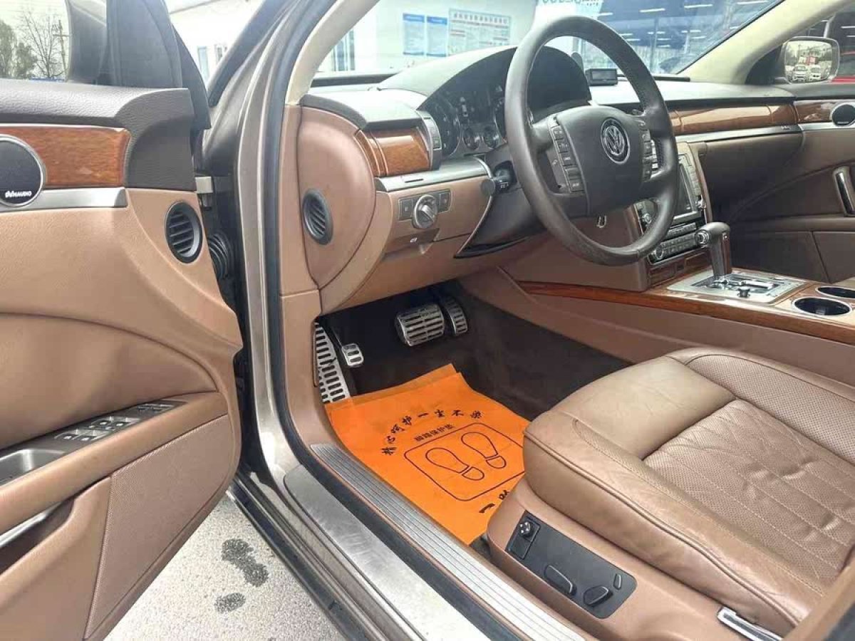 大眾 輝騰  2012款 3.0L 商務(wù)型圖片