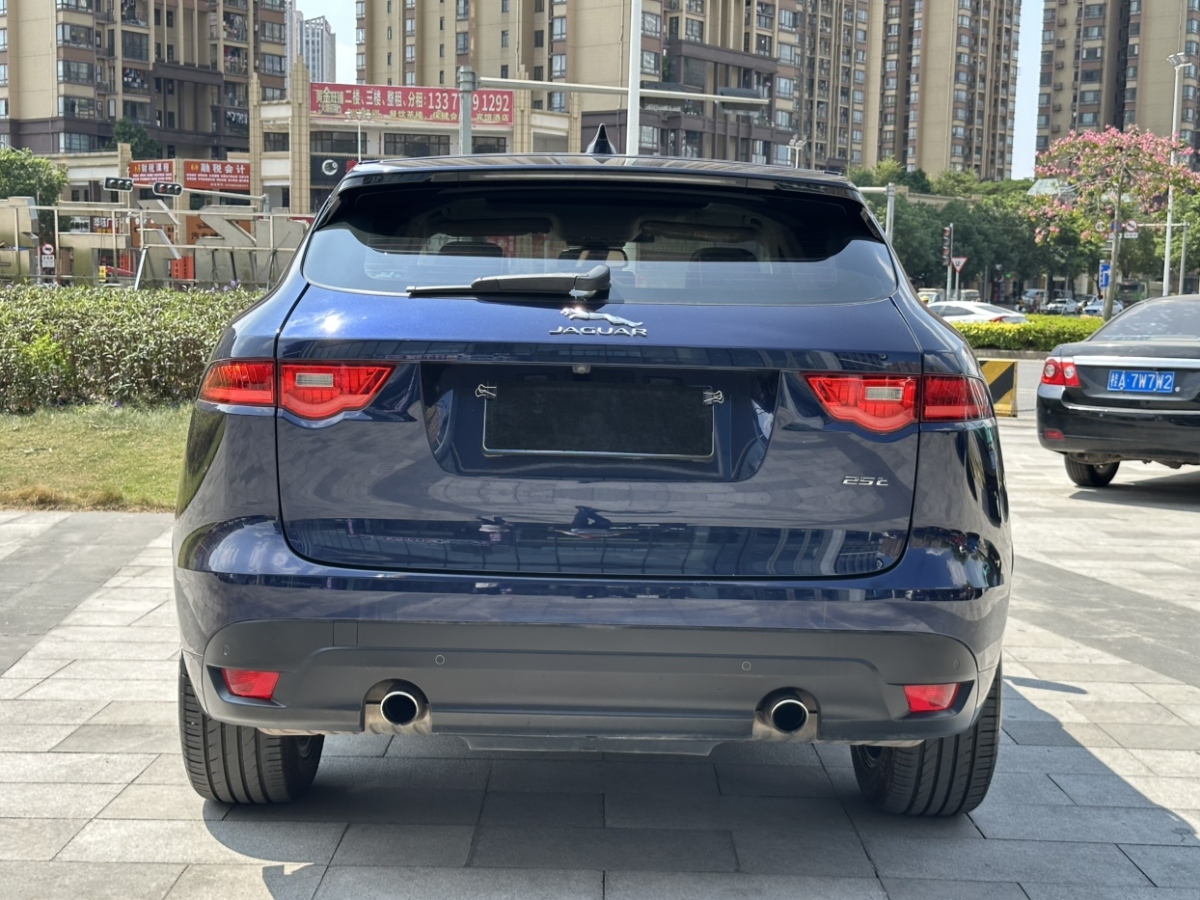 2017年9月捷豹 F-PACE  2016款 2.0T 兩驅(qū)R-Sport運動版