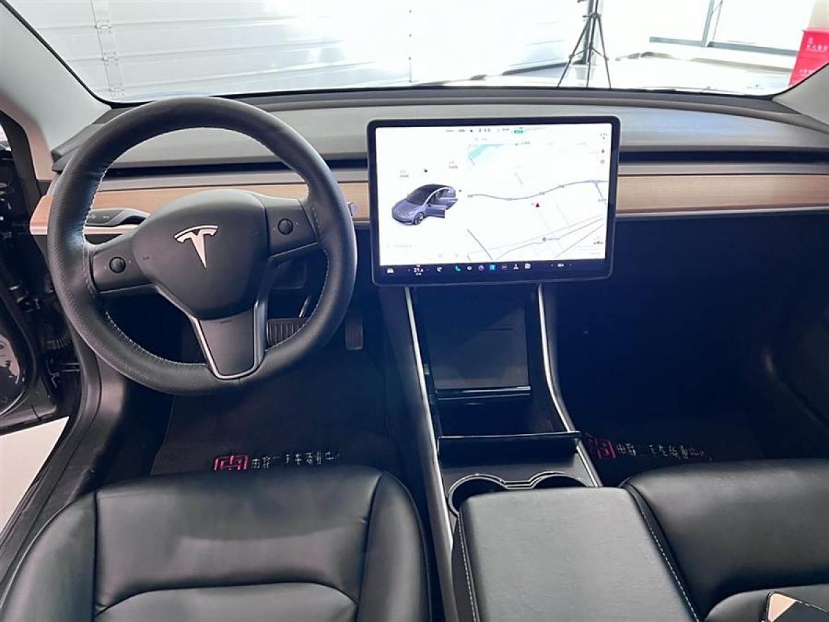 特斯拉 Model 3  2019款 標(biāo)準(zhǔn)續(xù)航后驅(qū)升級(jí)版圖片