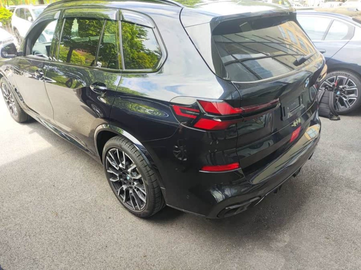 寶馬 寶馬X5  2023款 xDrive 40Li M運動曜夜套裝圖片