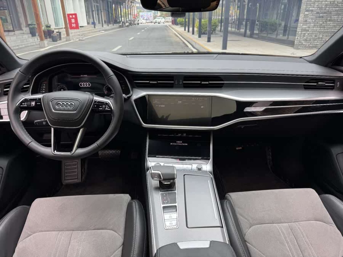 奧迪 奧迪A6L  2024款 45 TFSI 臻選動(dòng)感型圖片