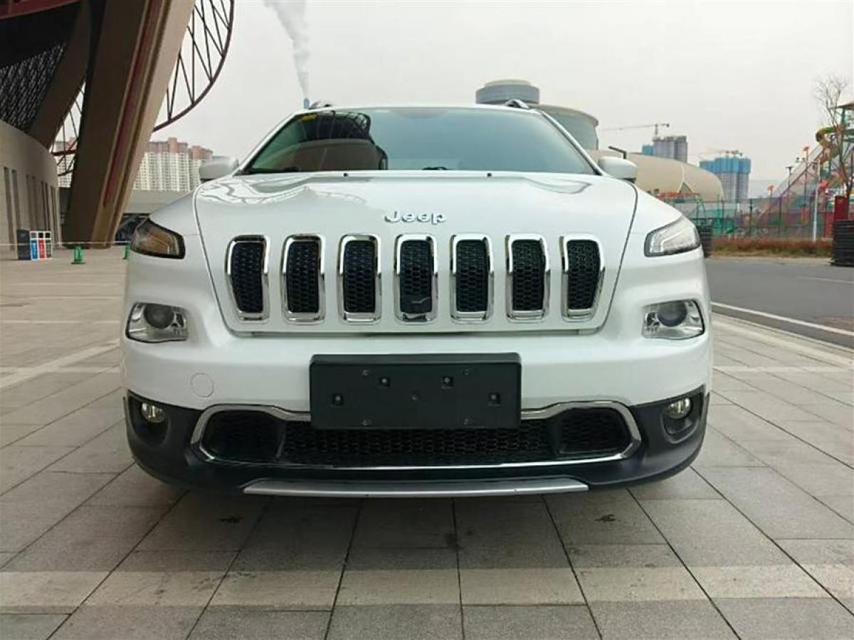 Jeep 自由光  2017款 2.4L 領(lǐng)先智能版圖片