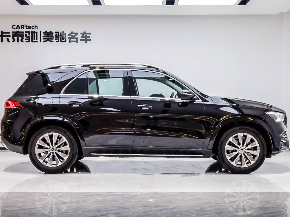 奔馳GLE級(jí) 2022款 改款 GLE 350 4MATIC 時(shí)尚型圖片