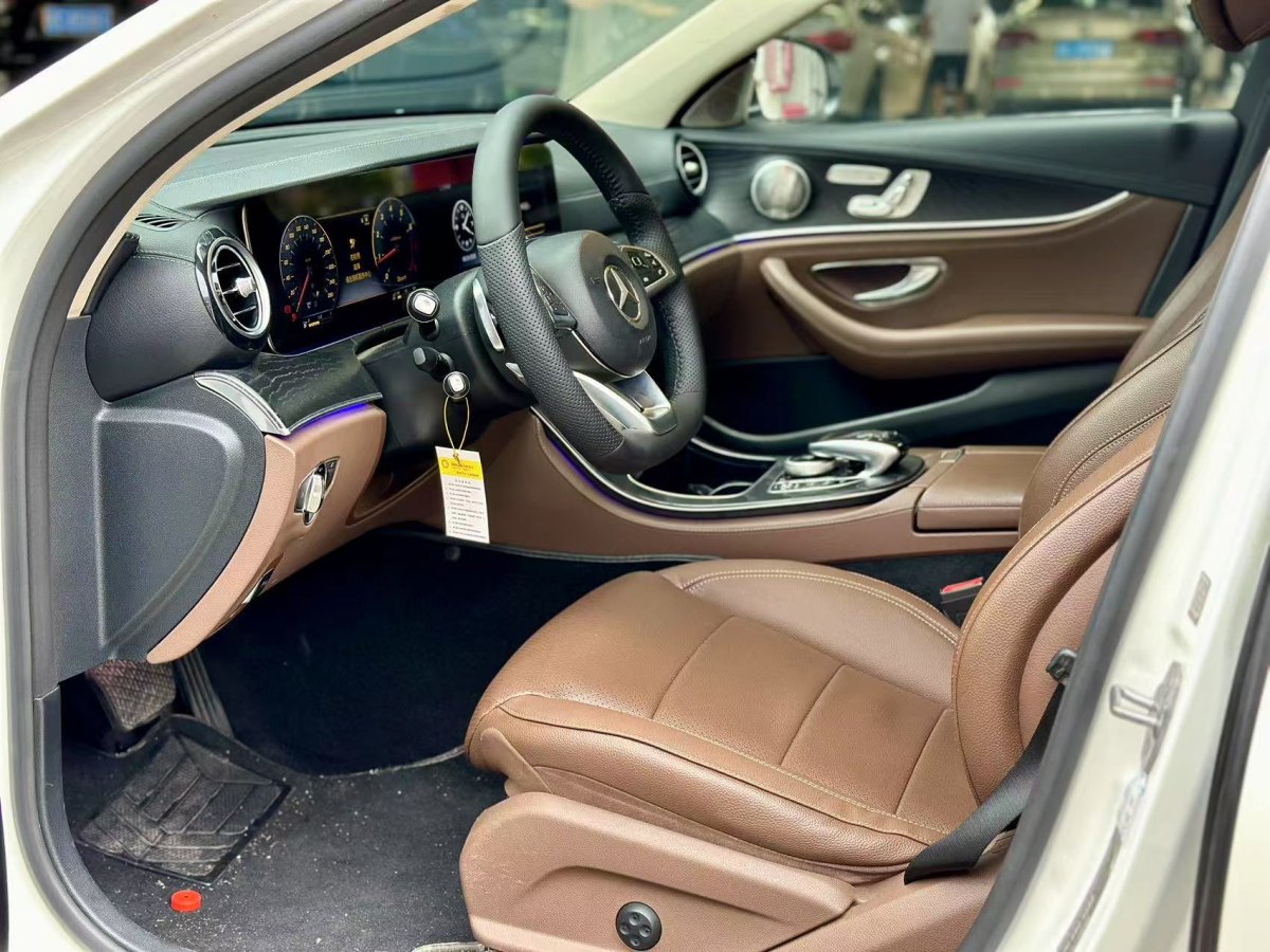 奔馳 奔馳E級(jí)  2018款 改款 E 300 L 豪華型圖片