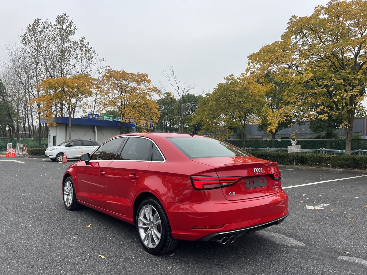 奧迪 奧迪A3  2018款 30周年年型 Limousine 35 TFSI 進取型圖片