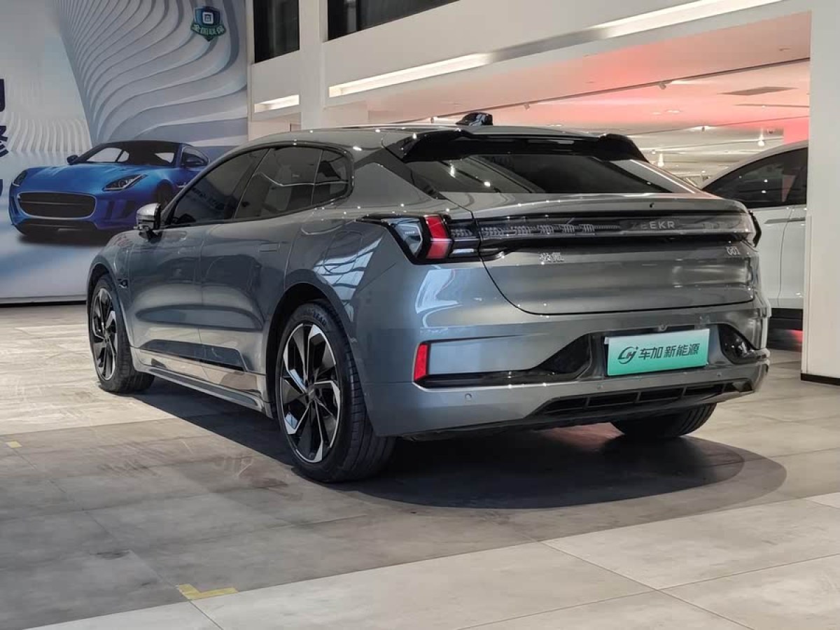 極氪 極氪001  2022款 長續(xù)航雙電機 WE版圖片
