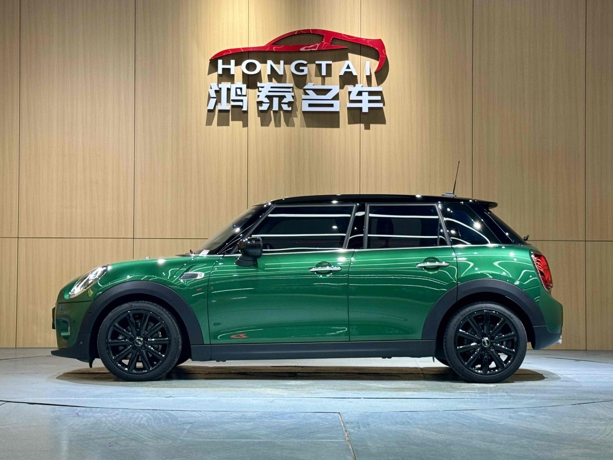 2020年10月MINI MINI  2020款 1.5T COOPER 藝術家 五門版