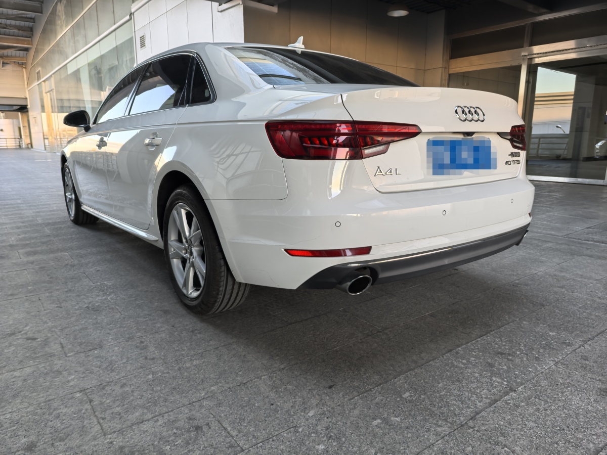 奧迪 奧迪A4L  2017款 Plus 40 TFSI 進(jìn)取型圖片