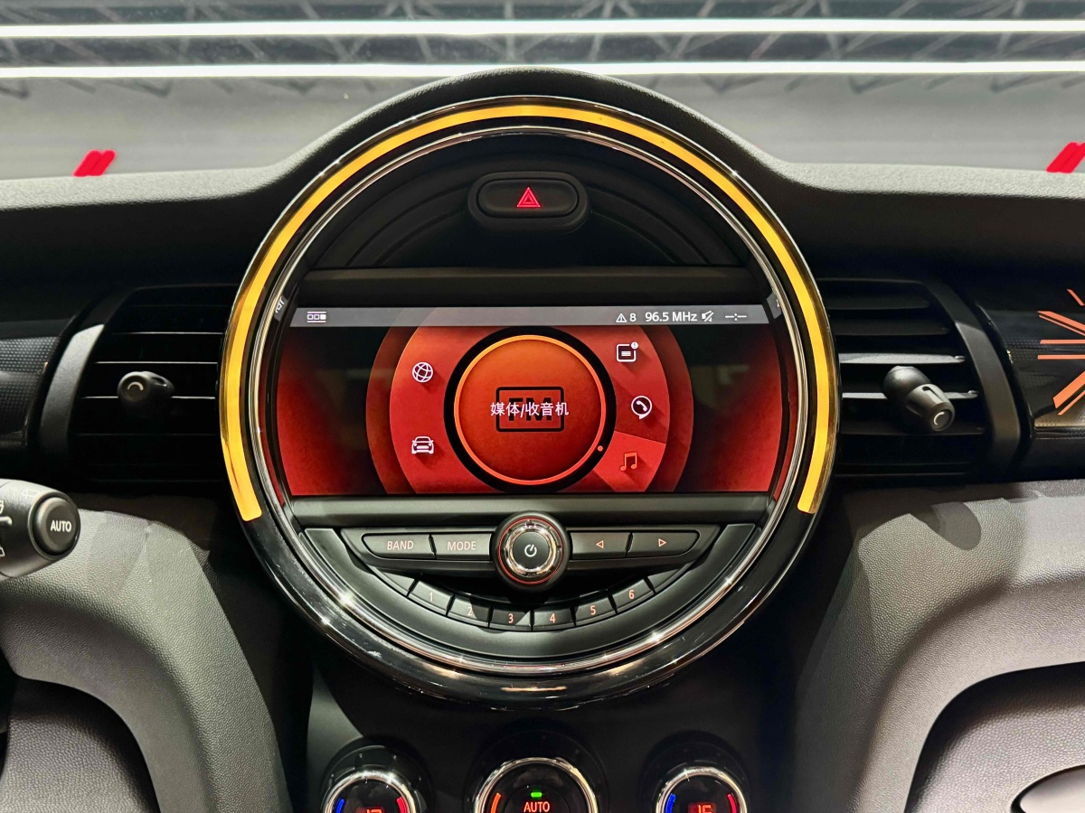 2020年10月MINI MINI  2020款 1.5T COOPER 藝術家 五門版