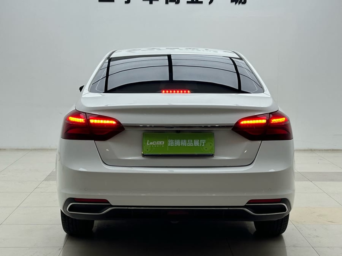 吉利 帝豪  2019款  領(lǐng)軍版 1.5L CVT向上互聯(lián)型 國(guó)V圖片