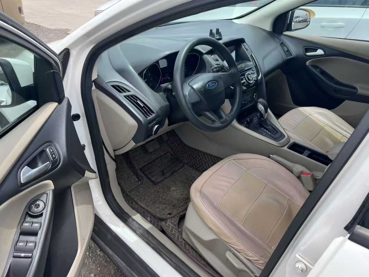 福特 ?？怂? 2018款 2.0T ST 標(biāo)準(zhǔn)版圖片