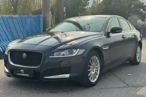 XF 捷豹 XF 2.0T 兩驅(qū)R-Sport運(yùn)動(dòng)版