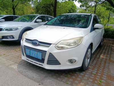 2013年3月 福特 ?？怂?三廂經(jīng)典 1.8L 自動基本型圖片