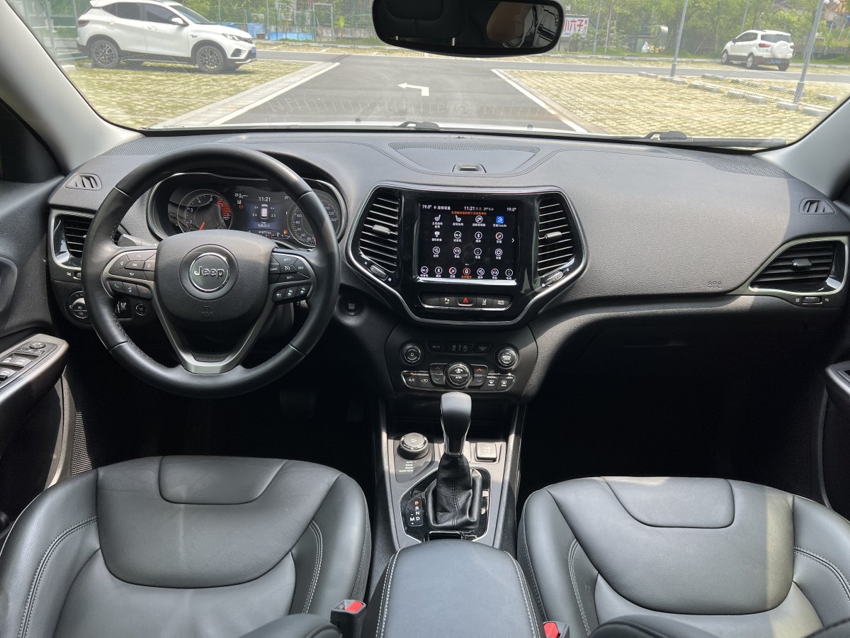2019年10月Jeep 自由光  2019款 2.0T 四驱探享版+自动驾驶智慧包 国VI