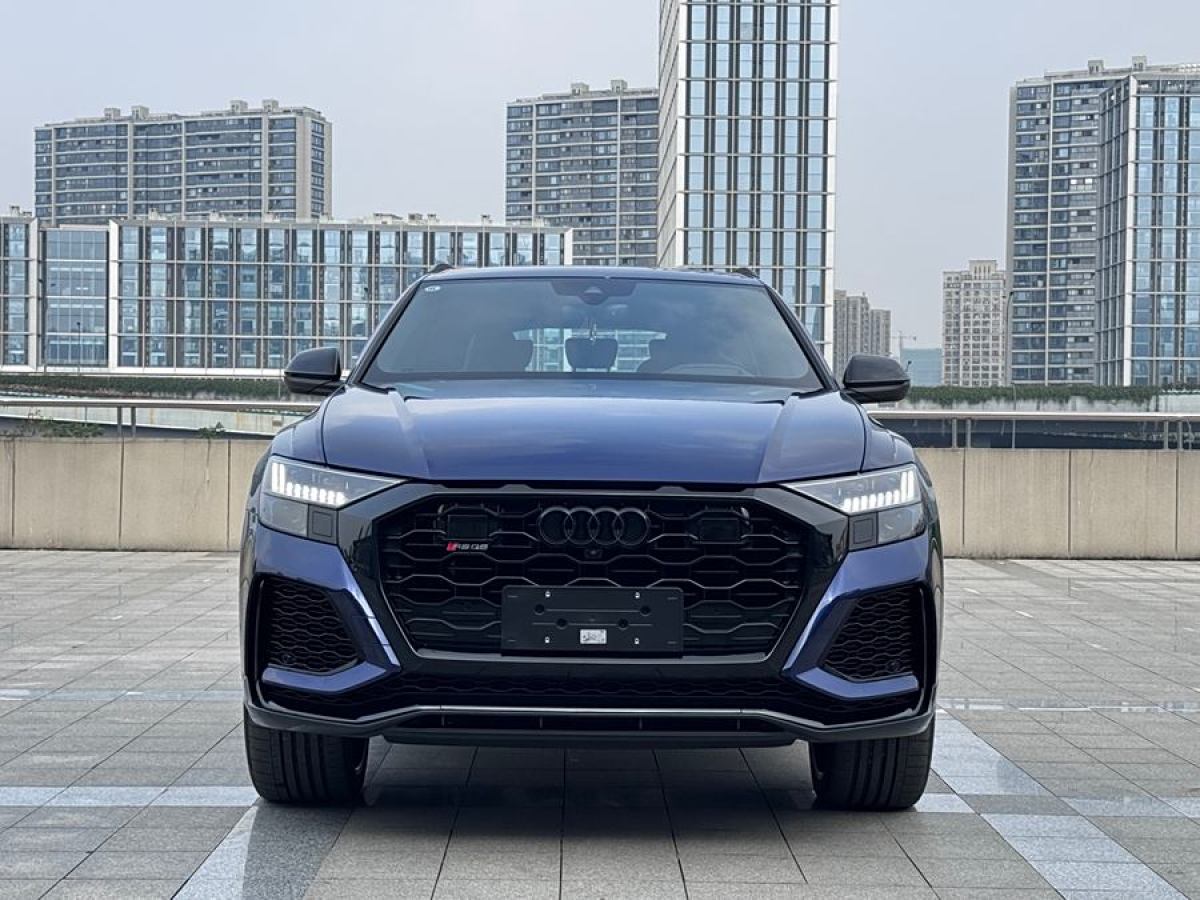 2023年6月奧迪 Sport 奧迪RS Q8  2021款 RS Q8 4.0T 尊享版