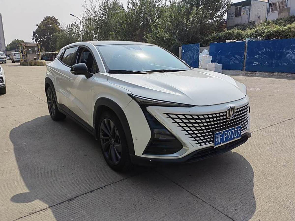 長(zhǎng)安 UNI-T  2020款 1.5T 尊貴型圖片