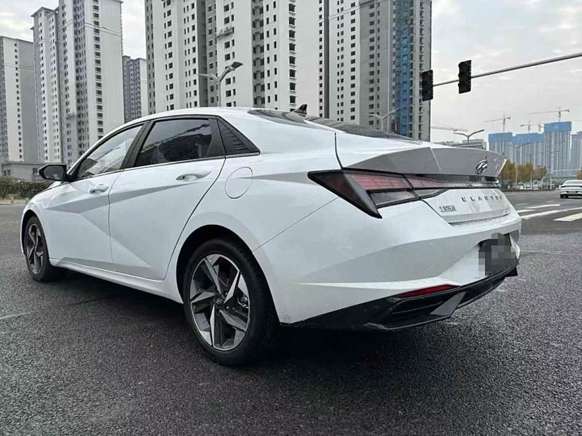 現(xiàn)代 伊蘭特  2023款 1.5L CVT LUX尊貴版圖片