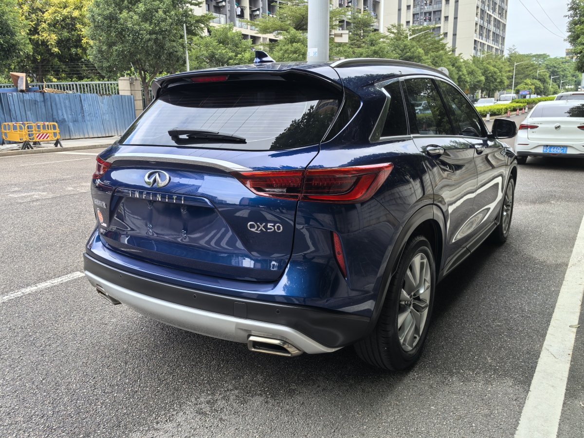 2020年8月英菲尼迪 QX50  2020款 改款 2.0T 四驅(qū)菁英版