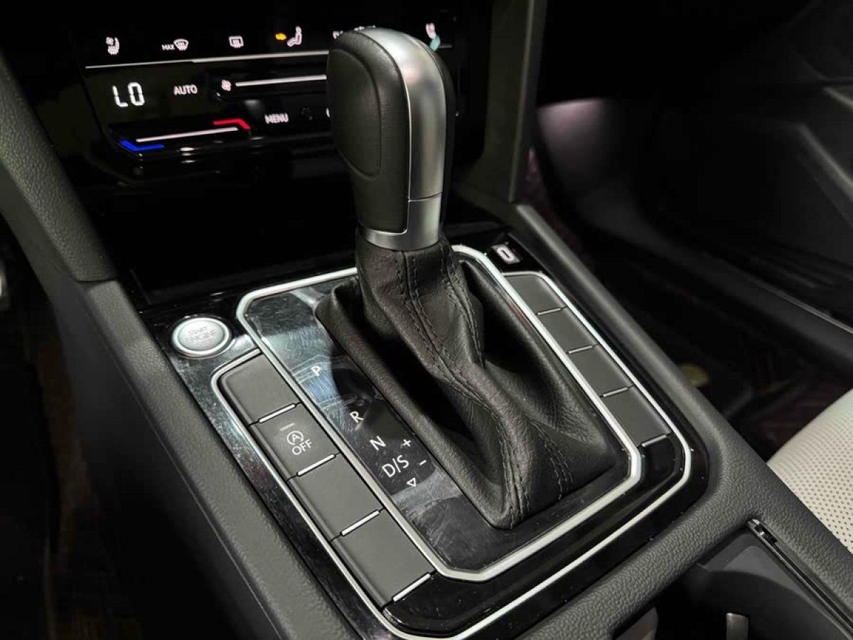 大眾 邁騰  2023款 200萬輛紀念版 330TSI DSG豪華型圖片