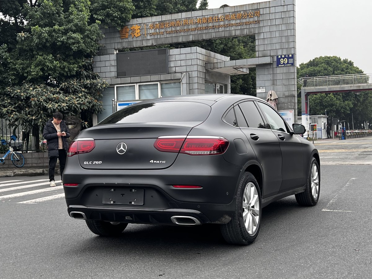 奔馳 奔馳GLC  2022款 改款 GLC 260 4MATIC 轎跑SUV圖片