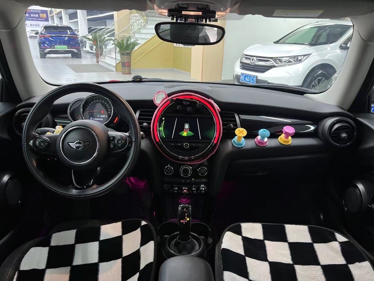 MINI COUNTRYMAN  2018款 1.5T COOPER 經(jīng)典派圖片